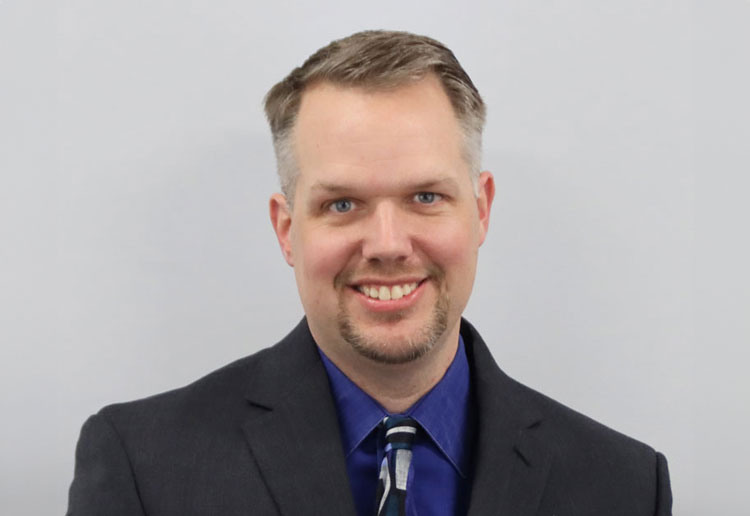 Kris Holm Headshot